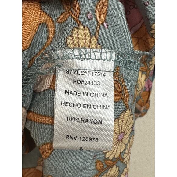 NWT Entro Women's Sz S Runs Big V-neck ruffled Collar floral 3/4 sleeves Boho - Picture 13 of 16